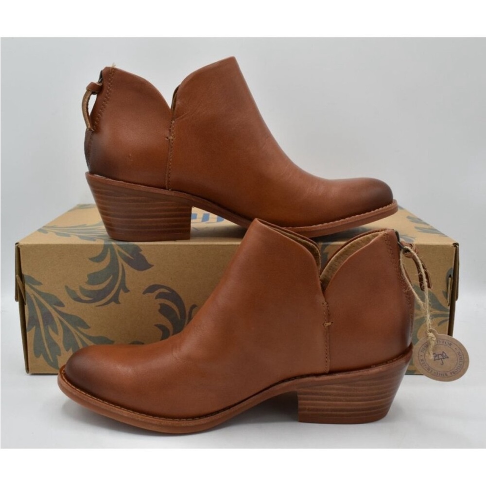 Sofft Cognac Leather Ankle Bootie